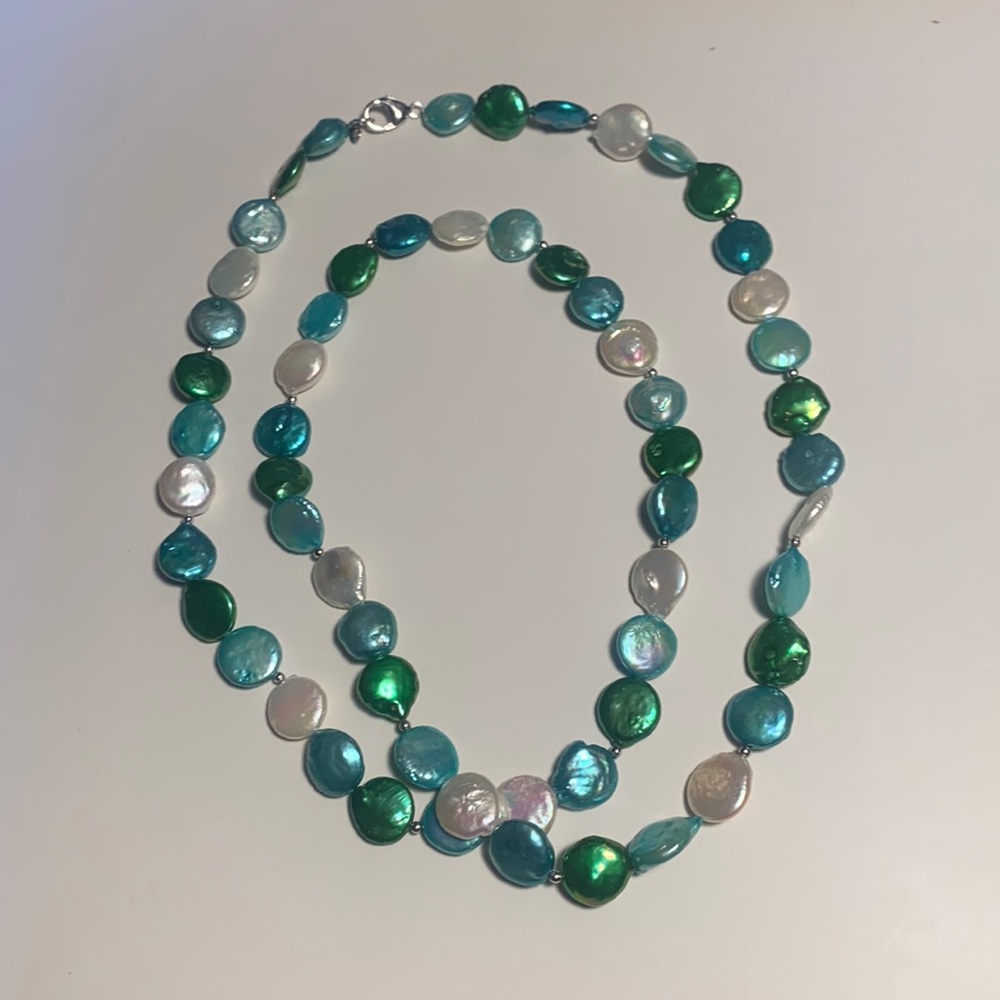 Blue-Green pearl necklace